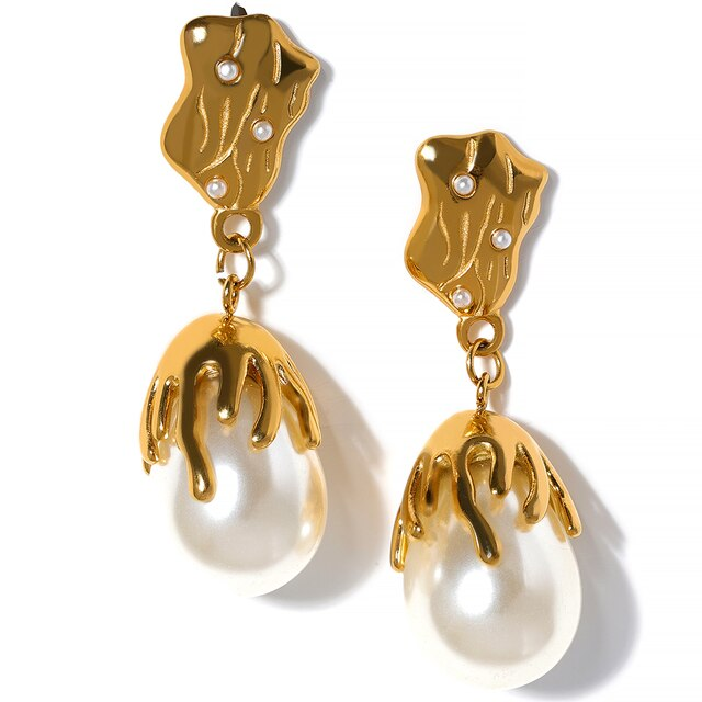 Aubrey Pearl Earrings