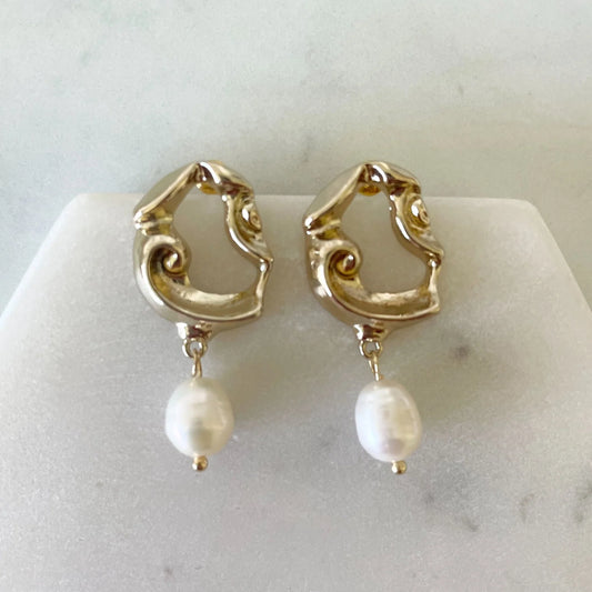 Emme Squiggle Pearl Earrings