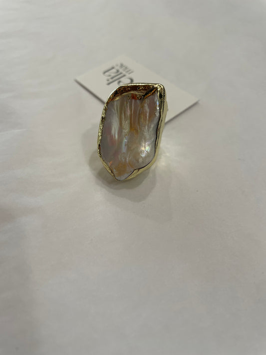 Statement Pearl & Gold Ring